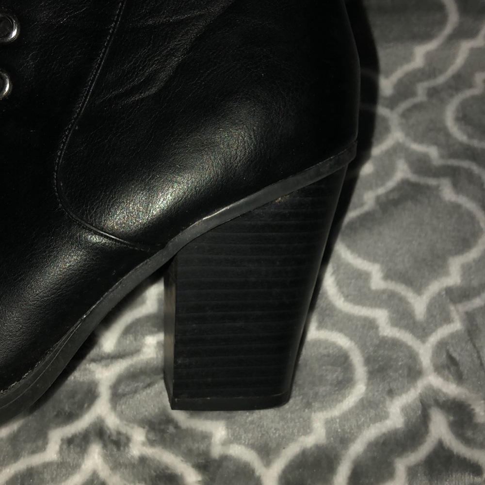 Shose - Picture 3 of 3